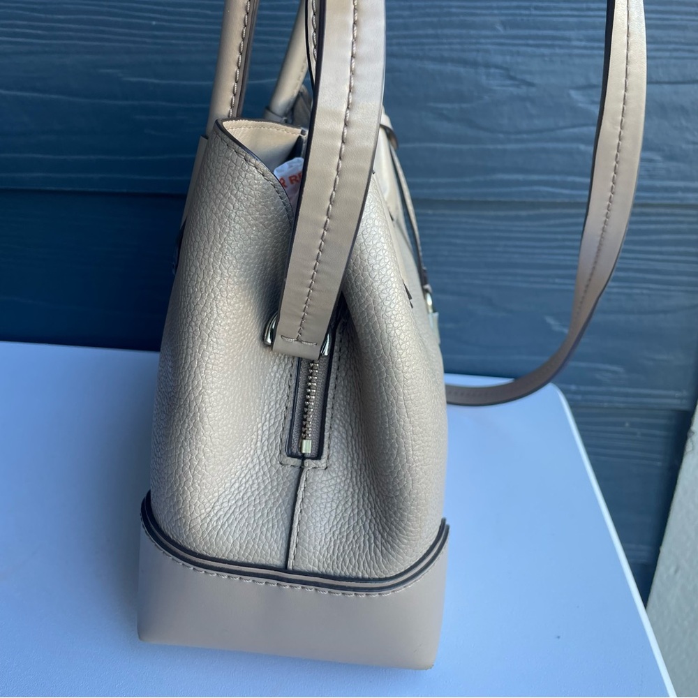 Michael Kors Mercer Gallery Women's Medium Tote - Picture 2 of 10